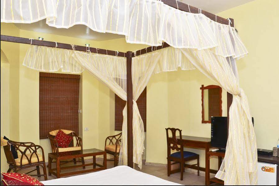 Banyan Tree Courtyard Hotel Calangute Exterior photo